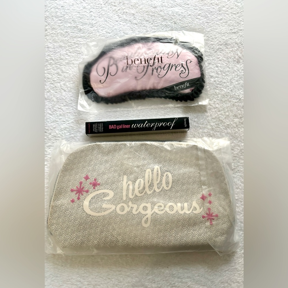 BadGal Bang Waterproof Eyeliner with cosmetic bag & sleep mask